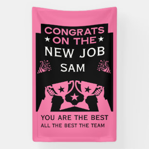 Roze felicitaties met de nieuwe baan spandoek