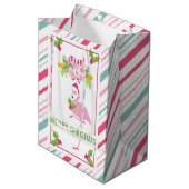 Roze Flamingo Santa Hat Candy Canes and Holly Medium Cadeauzakje (Voorkant Gekanteld)