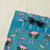 Roze Flamingo Tropische Art Deco Retro Blue Custom Strandlaken (In situ)