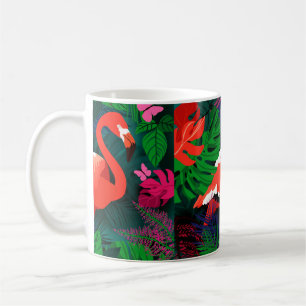 Roze flamingo. Tropische bladeren, roze vlinder, Koffiemok