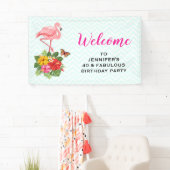 Roze Flamingo & Tropische Hibiscus Fancy Verjaarda Spandoek (Insitu)