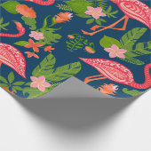 Roze flamingornament op een gestreepte turquoise cadeaupapier (Hoek)