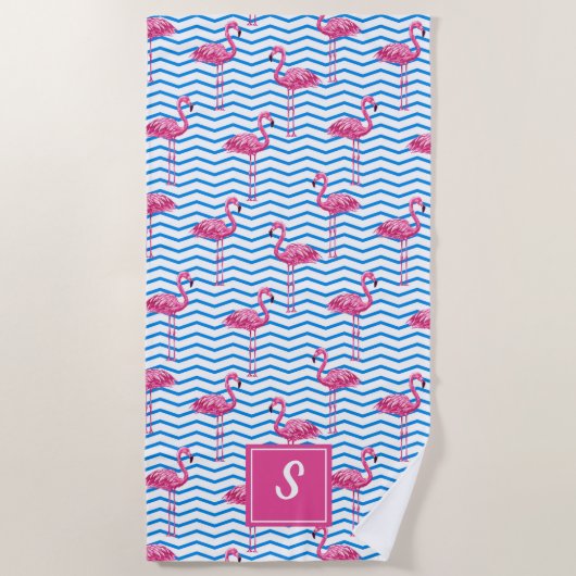 Roze Flamingo's Blauw Abstracte Chevrons Monogramm Strandlaken (Voorkant)