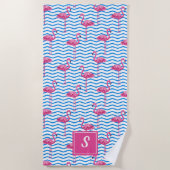 Roze Flamingo's Blauwe Abstracte Chevrons Monogram Strandlaken (Voorkant)