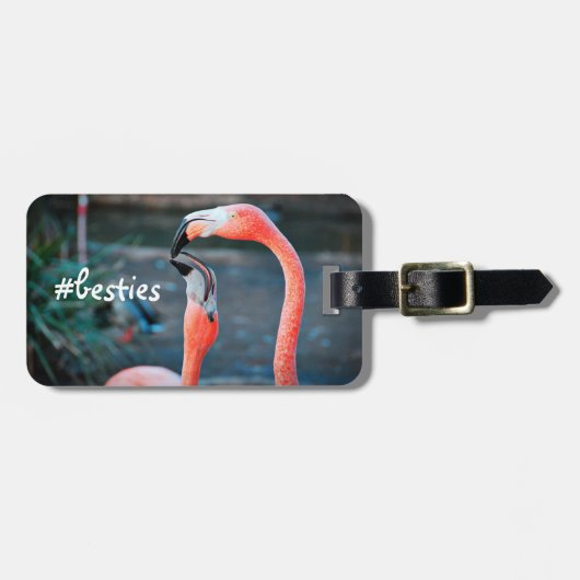 Roze Flamingo's Foto Besties Script Stijlvol Moder Bagagelabel (Voorkant horizontaal)