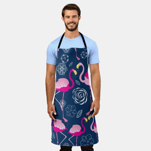 Roze Flamingo's: Grafisch Donker Patroon Schort (Gedragen)