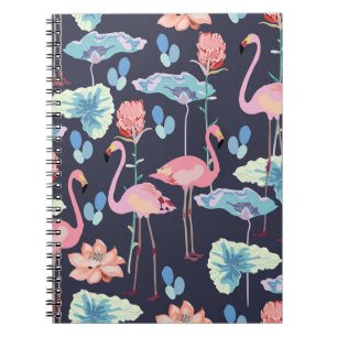Roze flamingos omgeven door lotusbloemen en pro notitieboek