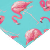 Roze flamingvogels op de achtergrond van turkooize tafelkleed (Gekanteld)