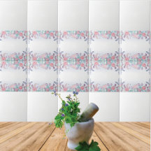 roze flesje op witte keramiek