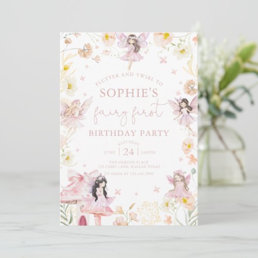 Roze Flora Fairy Eerste Verjaardag Uitnodiging (Staand voorkant)
