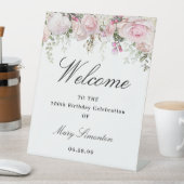 Roze Floral 100th Birthday Party Welcome Reclamebord Met Voetstuk (Insitu)