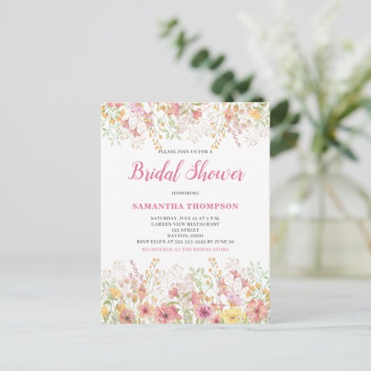 Roze Floral Botanische Bridal Shower Invitation Briefkaart (Staand voorkant)