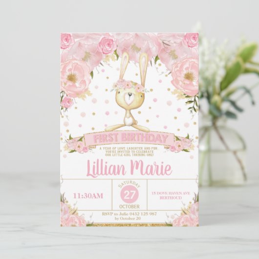 Roze Floral Bunny 1st Birthday Invitation Girl Kaart (Staand voorkant)