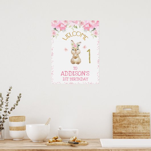 Roze Floral Furry Bunny First Birthday Welkom Poster (Keuken)