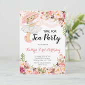 Roze Floral Girl Tea Birthday Party Invitation Kaart (Staand voorkant)