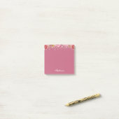 Roze Floral Glitter Custom Name Post-it® Notes (Op bureau)