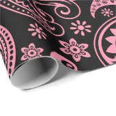 Roze  Floral paisley over zwarte achtergrond Cadeaupapier (Rol Hoek)