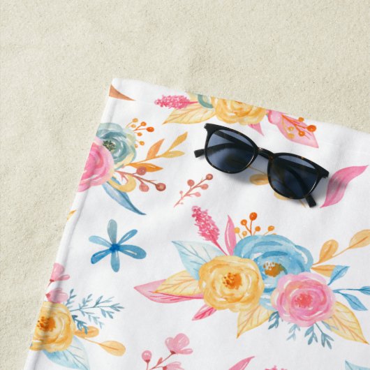  roze Floral Pattern Monogramed Strandlaken (In situ)