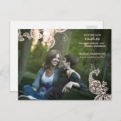 Roze  Floral Peacock Foto slaat de datum op Aankondigingskaart (Voorkant / Achterkant)