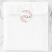 Roze Floral u wordt uitgenodigd Ronde Sticker (Tas)