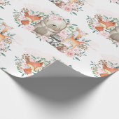 Roze Floral Woodland Baby Animals Birthday Shower Cadeaupapier (Hoek)
