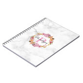  Roze Floral Wreatmonogram Notitieboek (Linkerzijde)