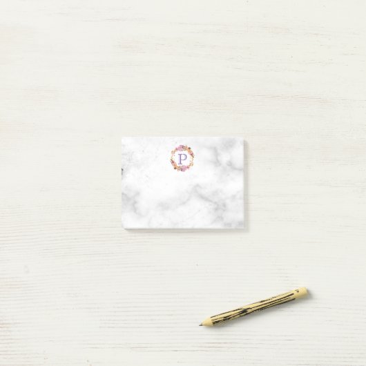  Roze Floral Wreatmonogram Post-it® Notes (Op bureau)