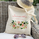 Roze florale bridesmaïde Personeel Tote Bag<br><div class="desc">Als u op "Deze sjabloon personaliseren" klikt,  kunt u deze nog verder aanpassen. U kunt de lettertypegrootte,  de lettertypekleur en nog veel meer wijzigen! Bekijk meer dan 1000 overeenkomende objecten in onze winkel:) canvas tassen met bloemen,  waterverf canvas tassen,  canvas tassen voor bruiloft,  canvas tassen bruiloft</div>