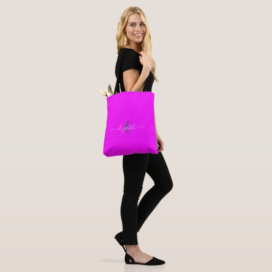 Roze fluorescerende neonmonogram tote bag (Op model)