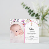 Roze foto boog bloemen meisje doop uitnodiging (Staand voorkant)