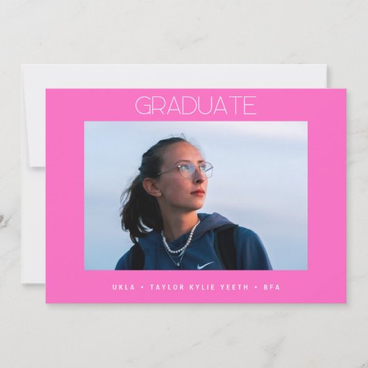 roze foto van een eenvoudige afstudeerder afstuder aankondiging (Voorkant)