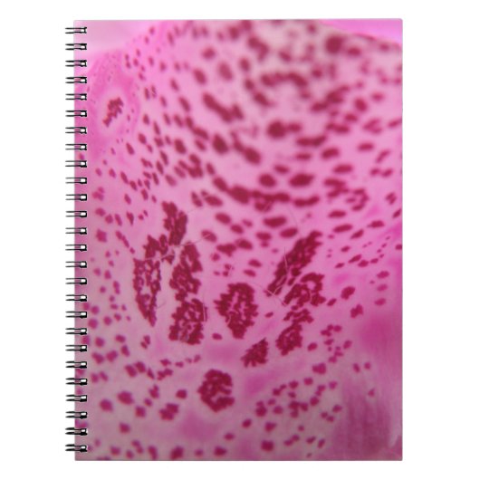 Roze Foxglove Petal Notitieboek (Voorkant)