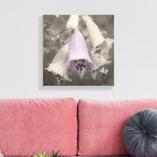 Roze foxglove-ventilator zwart-wit, partiële kleur canvas afdruk (Insitu (Woonkamer))