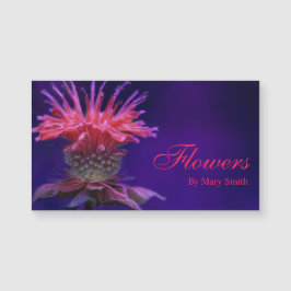 Roze frambozenhoudende wijnstok op Paars