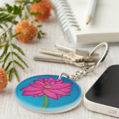 Roze Fuchsia Bloem met Blauwe achtergrond Sleutelhanger (Voorkant Rechts)