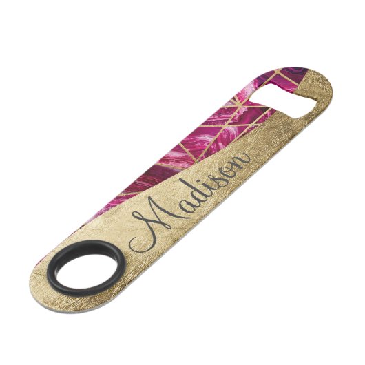 Roze Fuchsia White Agate Gold Geometric Monogram Speed Flessenopener (Voorkant Gekanteld)