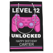 Roze Game Controller Verjaardag gepersonaliseerd Medium Cadeauzakje (Voorkant)