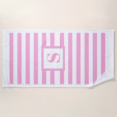 Roze geborduurde badhanddoek (Voorkant)