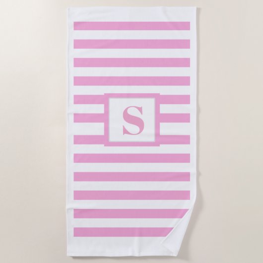 Roze geborduurde badhanddoek (Voorkant)
