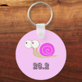 Roze gedopte slak 26.2 sleutelhanger (Voorkant)