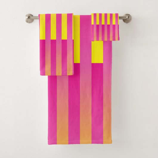 Roze Geel Oranje Gestreepte Patroon Bad Handdoek (Insitu)