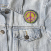 Roze & Geel Vredesteken Tie Dye Flair Button (In situ)