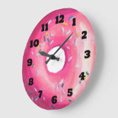 Roze gekleurde donut met kleurrijke sprinken grote klok (Hoek)