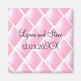 Roze gelaagde diamant slaat de datum op magneet