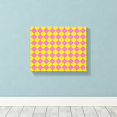 Roze Gele Diamant Harlequin Checker Patroon Canvas Afdruk (Insitu (Houten vloer))