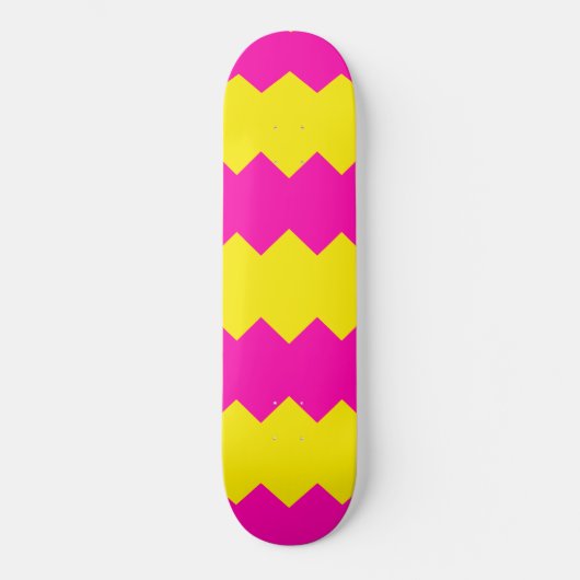 Roze & Gele Zig Zag Streeppatroon Skateboard (Voorkant)