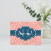 Roze Geometric Diamond Pattern Blue Monogram Briefkaart (Staand voorkant)