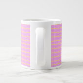 Roze geometrisch  grote koffiekop (Achterkant)