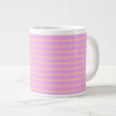 Roze geometrisch  grote koffiekop (Voorkant rechts)