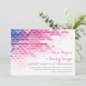 Roze geometrische driehoeken moderne bruiloft kaart (Staand voorkant)